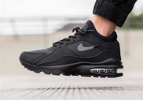 black Nike shoes Air Max